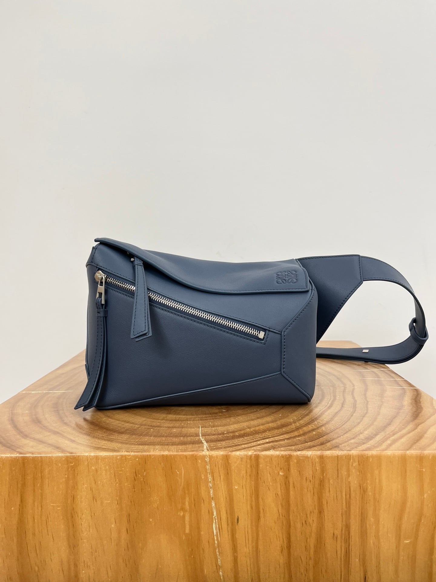 Puzzle Small Indigo Loewe 9114.4