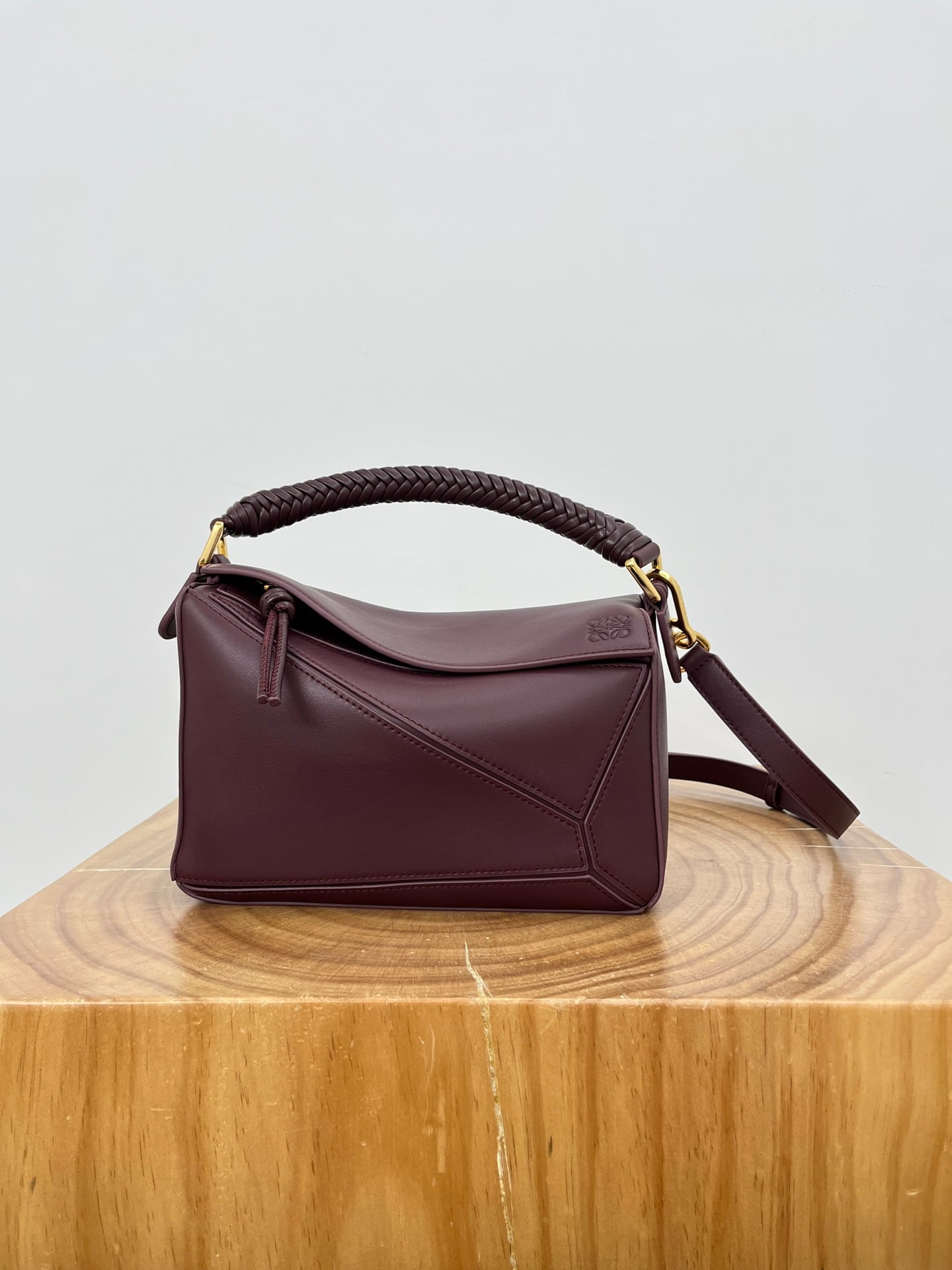 Puzzle Burgundy Woven Loewe 9064.299999999999