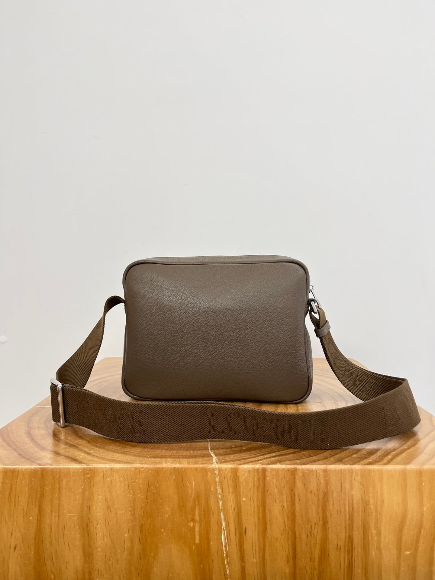 Pebble Medium Tundra Green Loewe 9094.4