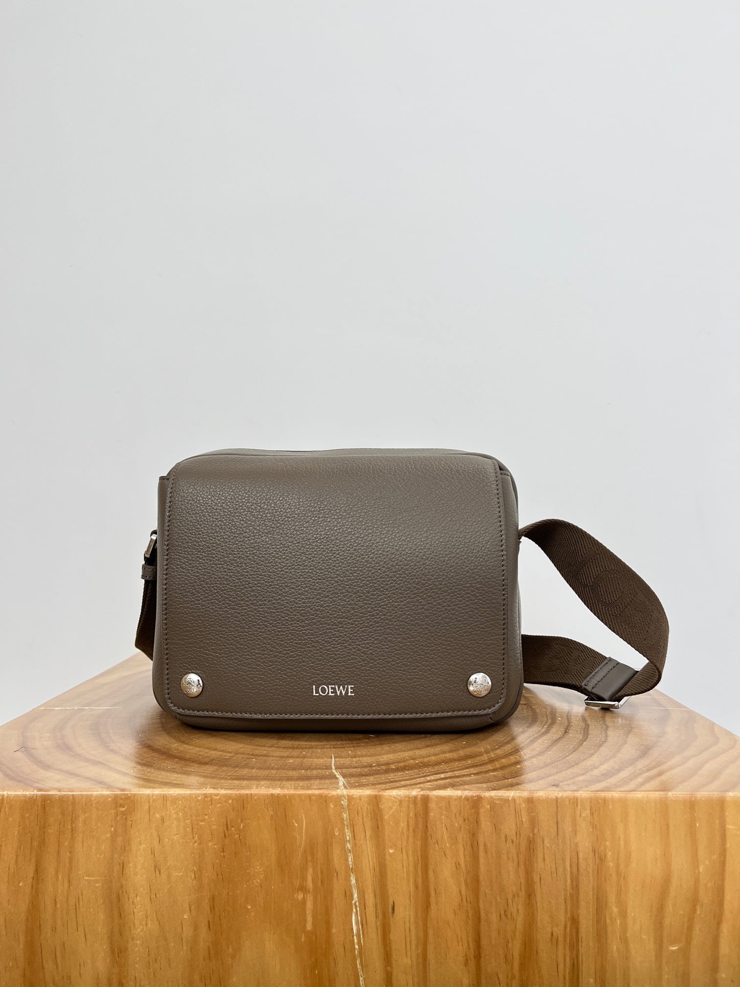 Pebble Medium Tundra Green Loewe 9094.4