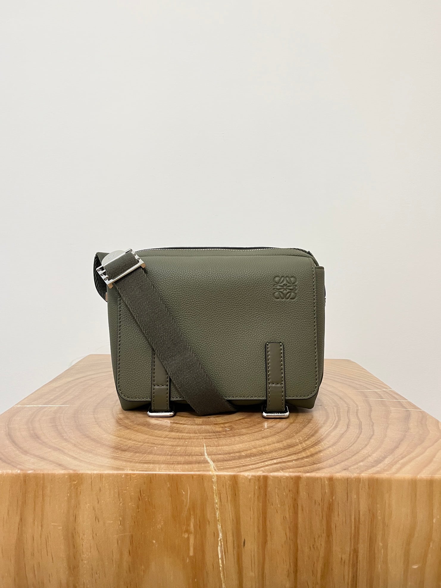 Military Messenger Khaki Green Loewe 9012.200000000001