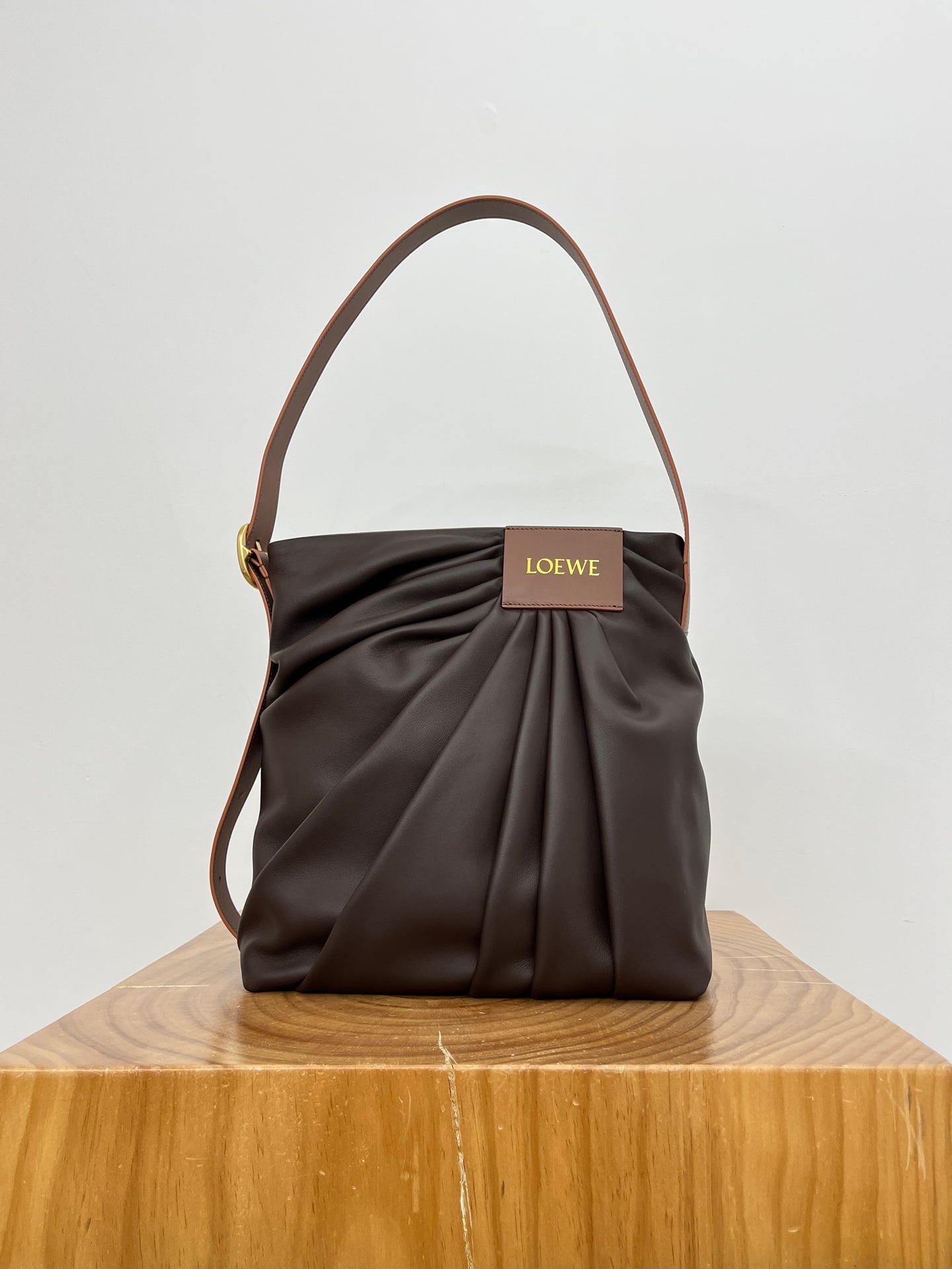 Draped Chocolate Loewe 9156.1