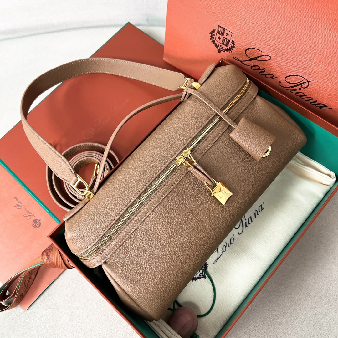 Extra Softy Bag L29 - серо-бежевый - зернистая телячья кожа Loro Piana Extra Softy Bag L29