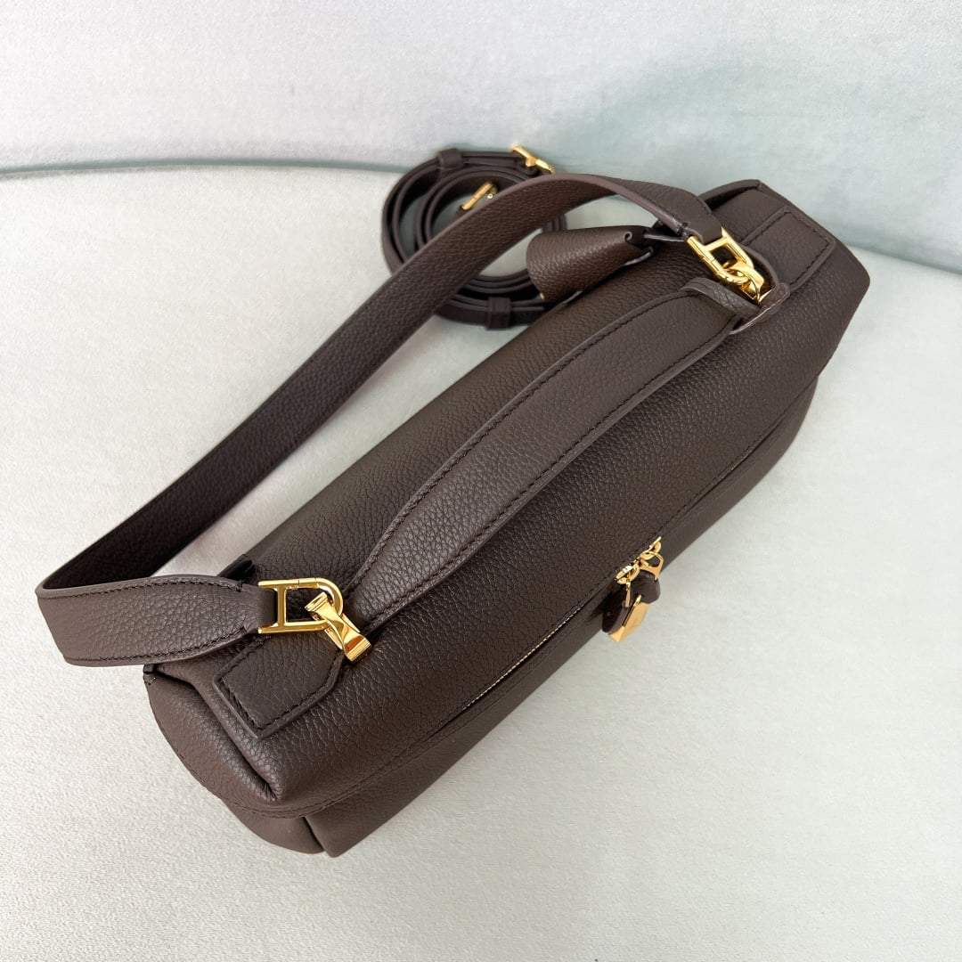 Extra Softy Bag L29 - шоколадный, темно-шоколадный - зернистая телячья кожа Loro Piana Extra Softy Bag L29