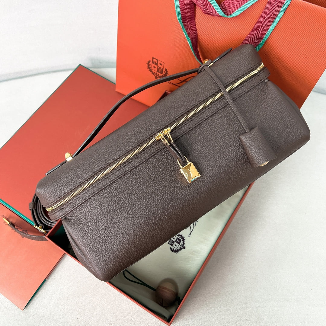 Extra Softy Bag L33 - шоколадный, золотистая фурнитура - зернистая телячья кожа Loro Piana Extra Softy Bag L33