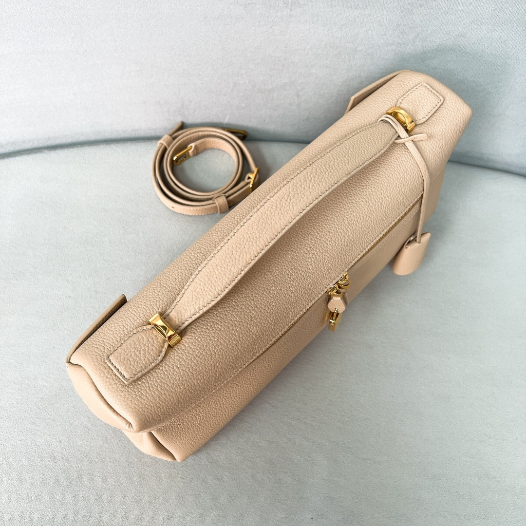 Extra Softy Bag L33 - бежевый, золотистая фурнитура - зернистая телячья кожа Loro Piana Extra Softy Bag L33