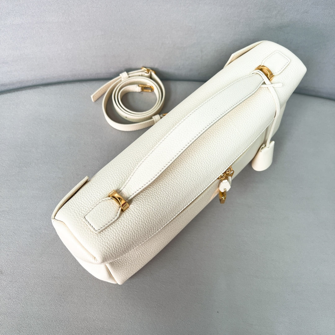 Extra Softy Bag L33 - молочно-белый, золотистая фурнитура - зернистая телячья кожа Loro Piana Extra Softy Bag L33