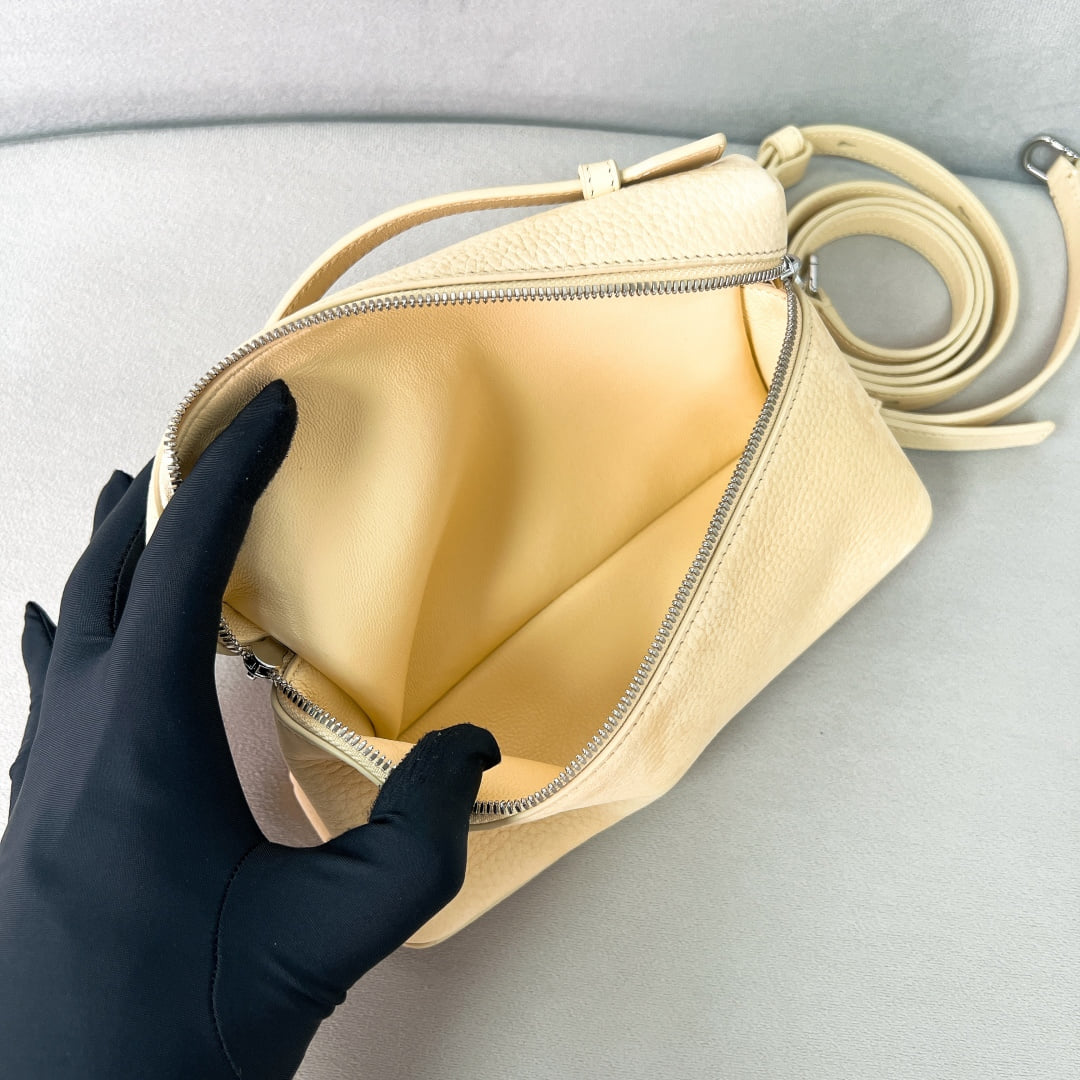 Extra Pocket L19 - желтый, серебристая фурнитура - замша - 991FF7 Loro Piana Extra Pocket L19
