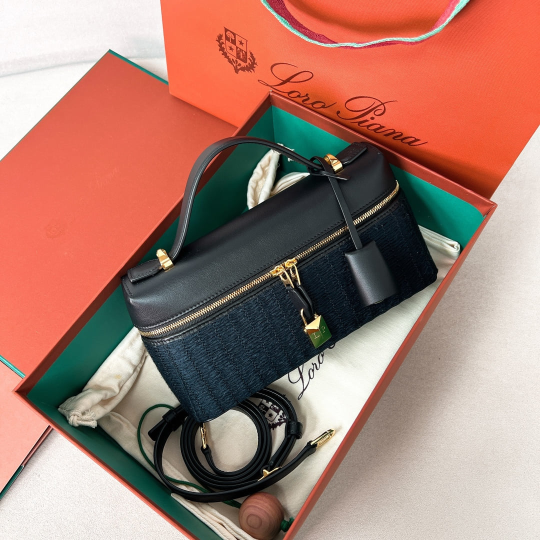 Extra Bag L23 - черный, золотистая фурнитура - шелк Loro Piana Extra Bag L23