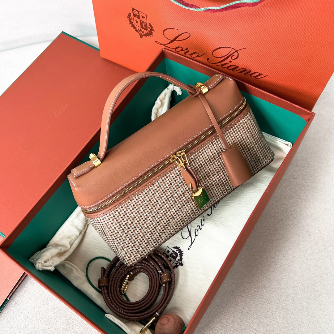 Extra Bag L23 - коричневый, золотистая фурнитура - шелк Loro Piana Extra Bag L23