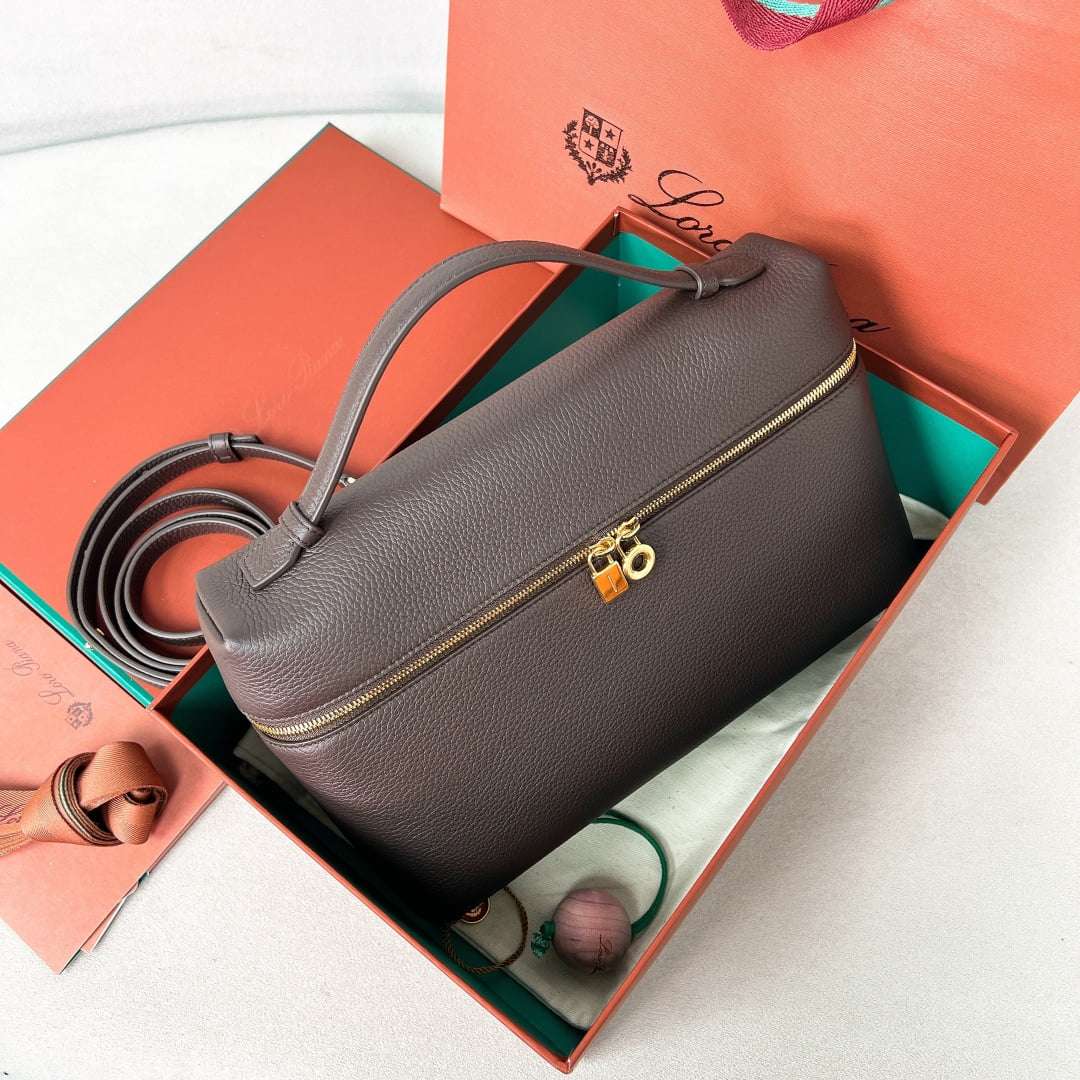 Extra Bag L27 - шоколадный, золотистая фурнитура - зернистая телячья кожа Loro Piana Extra Bag L27