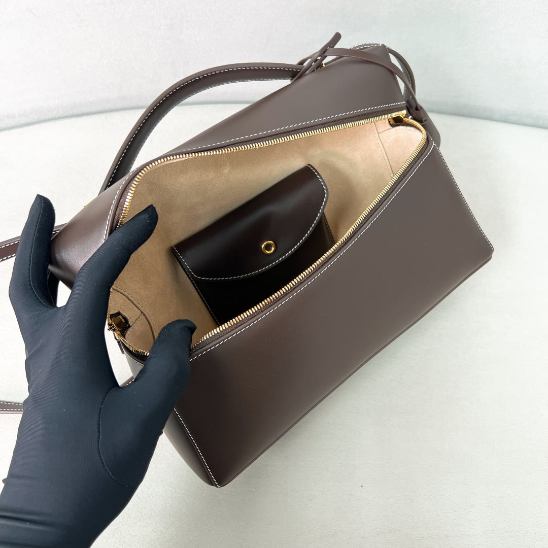 Extra Bag L27 - шоколадный, золотистая фурнитура - замша Loro Piana Extra Bag L27