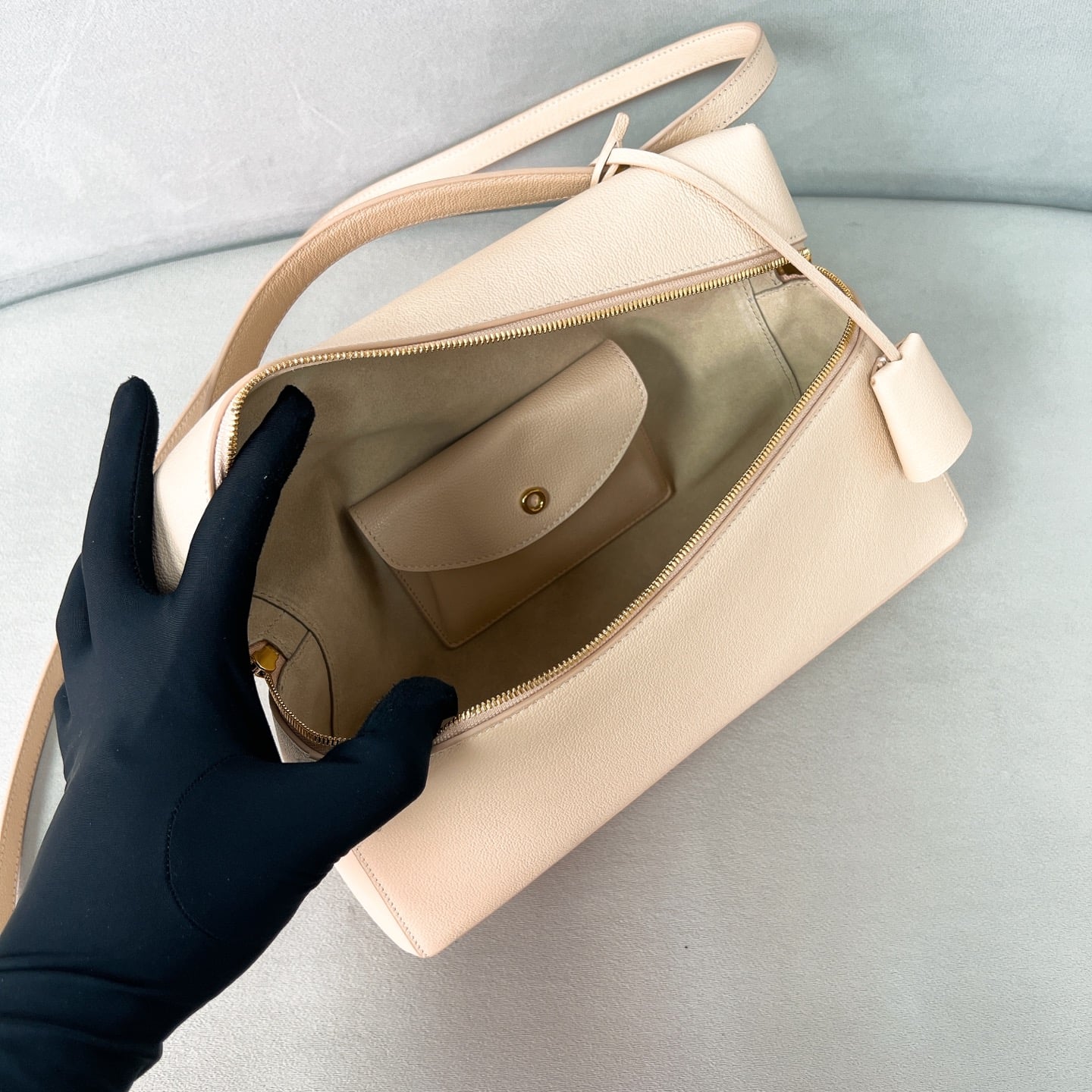 Extra Bag L27 - медово-кремовый, золотистая фурнитура - замша Loro Piana Extra Bag L27