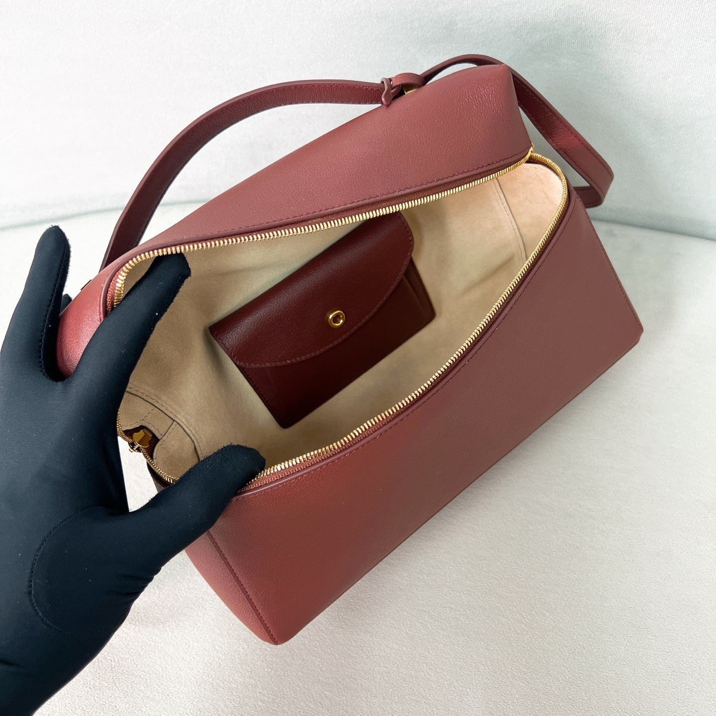Extra Bag L27 - дымчато-карамельный, золотистая фурнитура - замша Loro Piana Extra Bag L27