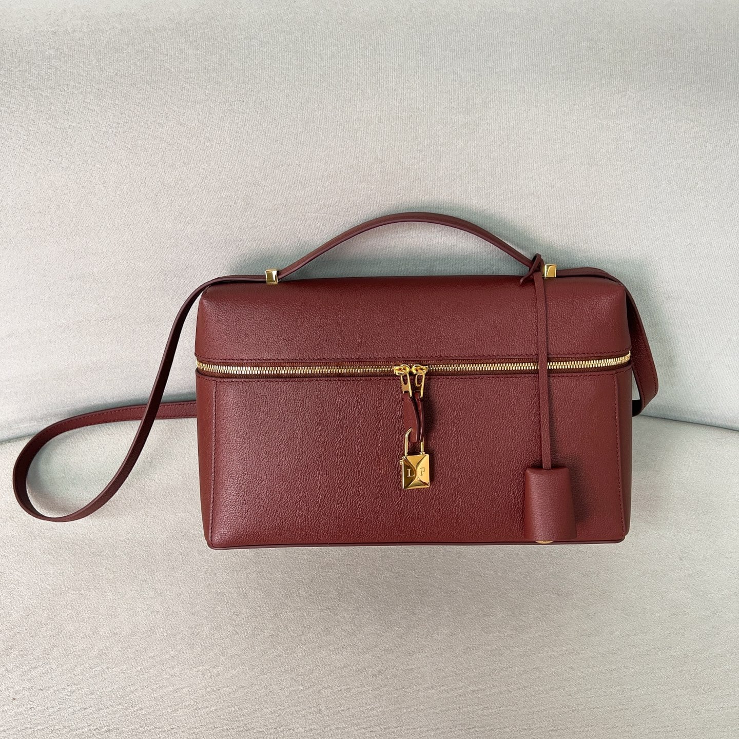 Extra Bag L27 - дымчато-карамельный, золотистая фурнитура - замша Loro Piana Extra Bag L27