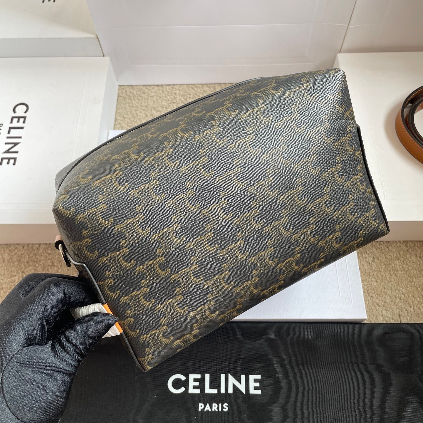 Take Away - L10033 Celine L10033