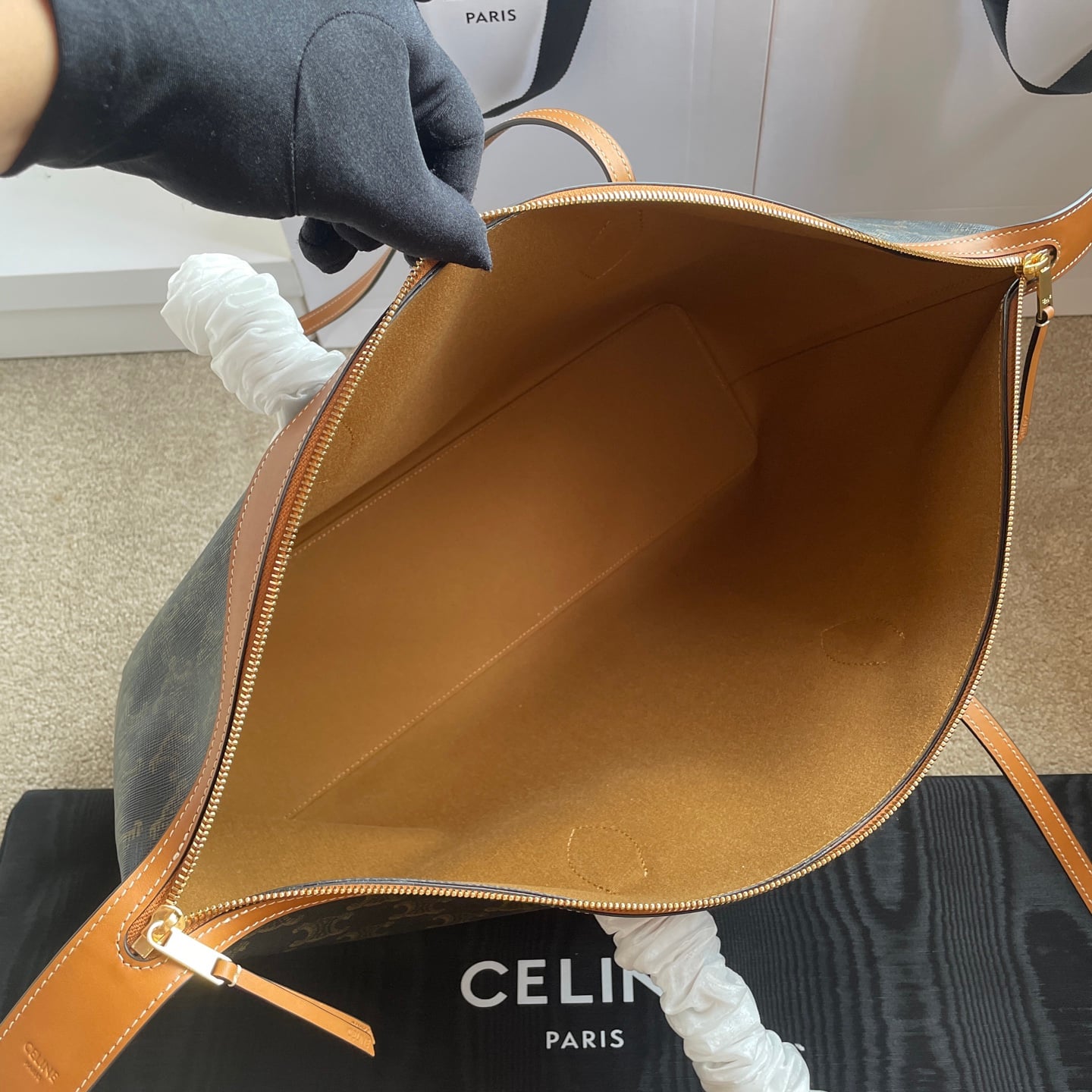 Duffle - L10663N79 Celine L10663N79