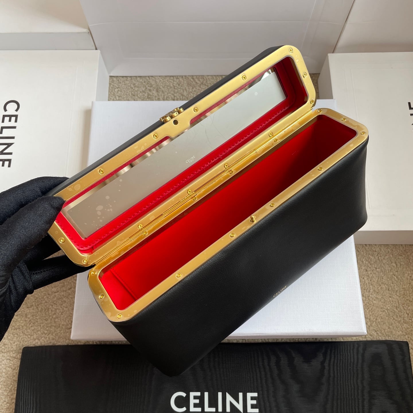 Rectangle - 123702 - 8D468C Celine 123702