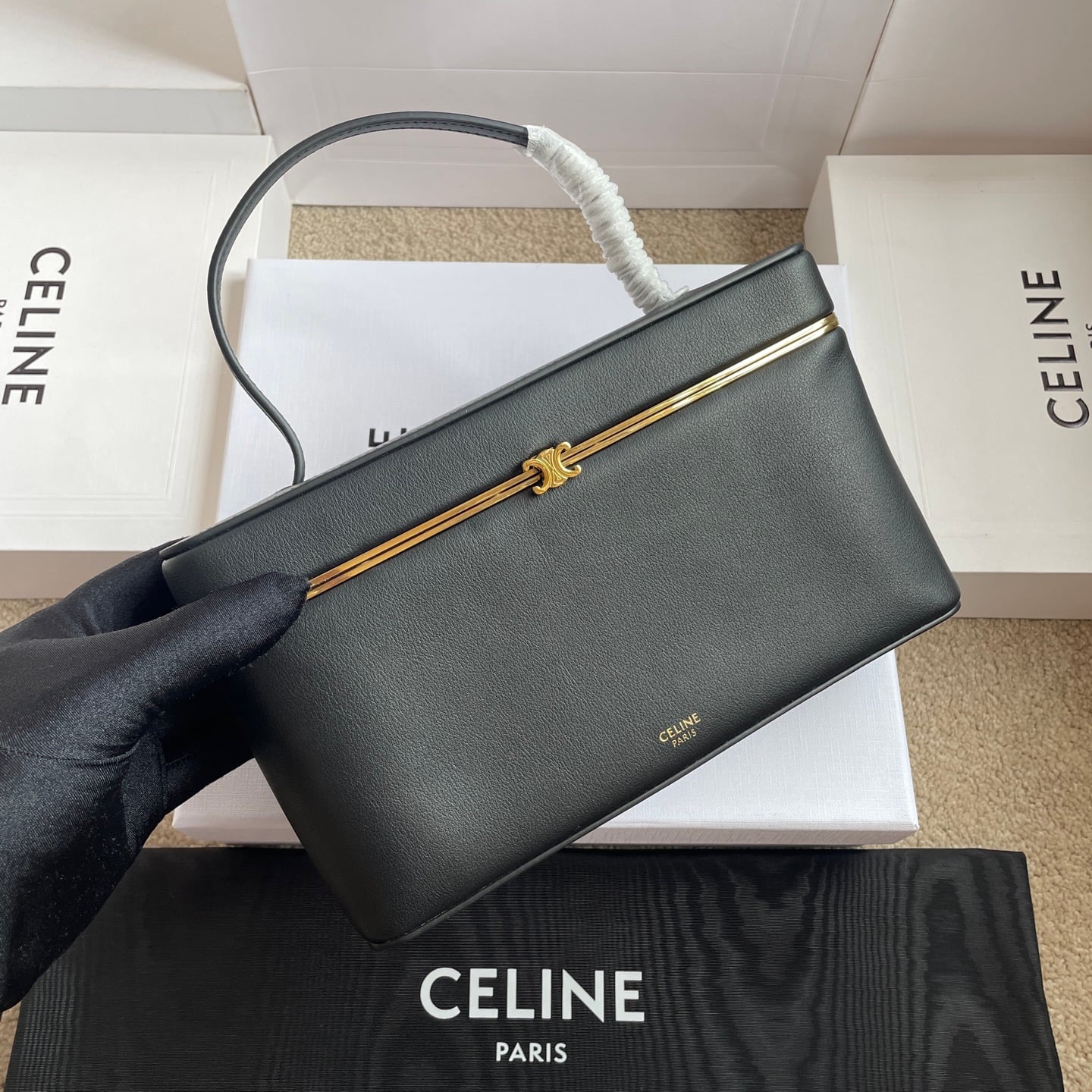 Rectangle - 123702 - 8D468C Celine 123702