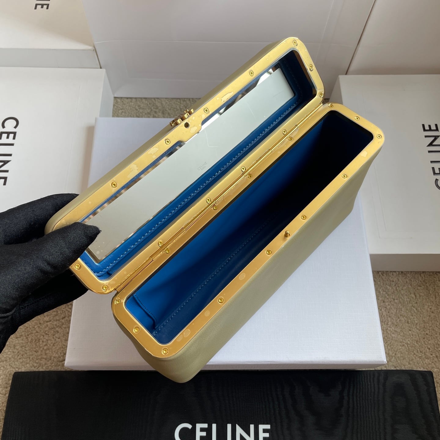Rectangle - 123702 - 8518E6 Celine 123702