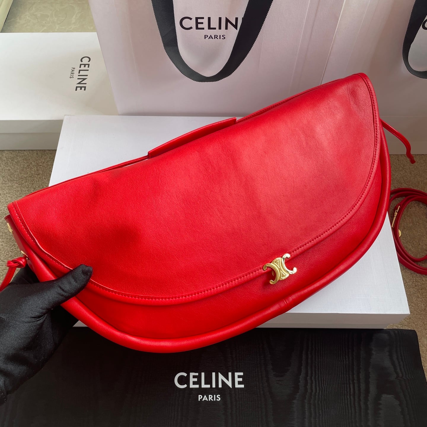 Soft Triomphe Halfmoon - 124142 - CCA56A Celine 124142