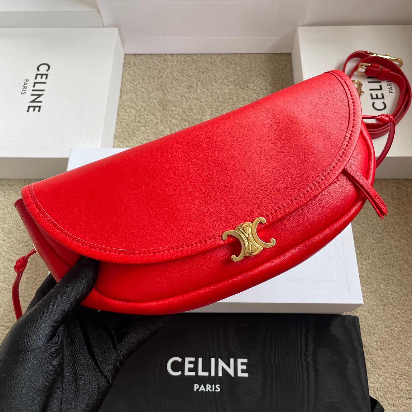 Soft Triomphe Halfmoon - 103778 - 3180F4 Celine 103778