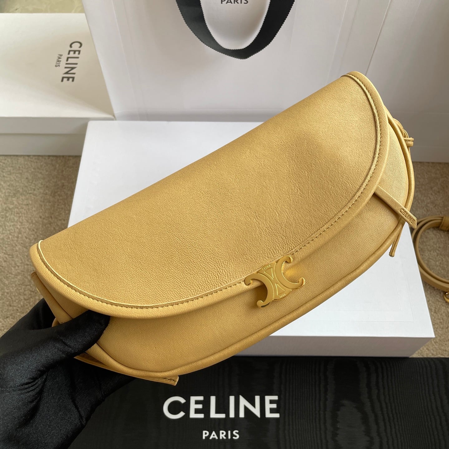 Soft Triomphe Halfmoon - 103778 - C69E1D Celine 103778