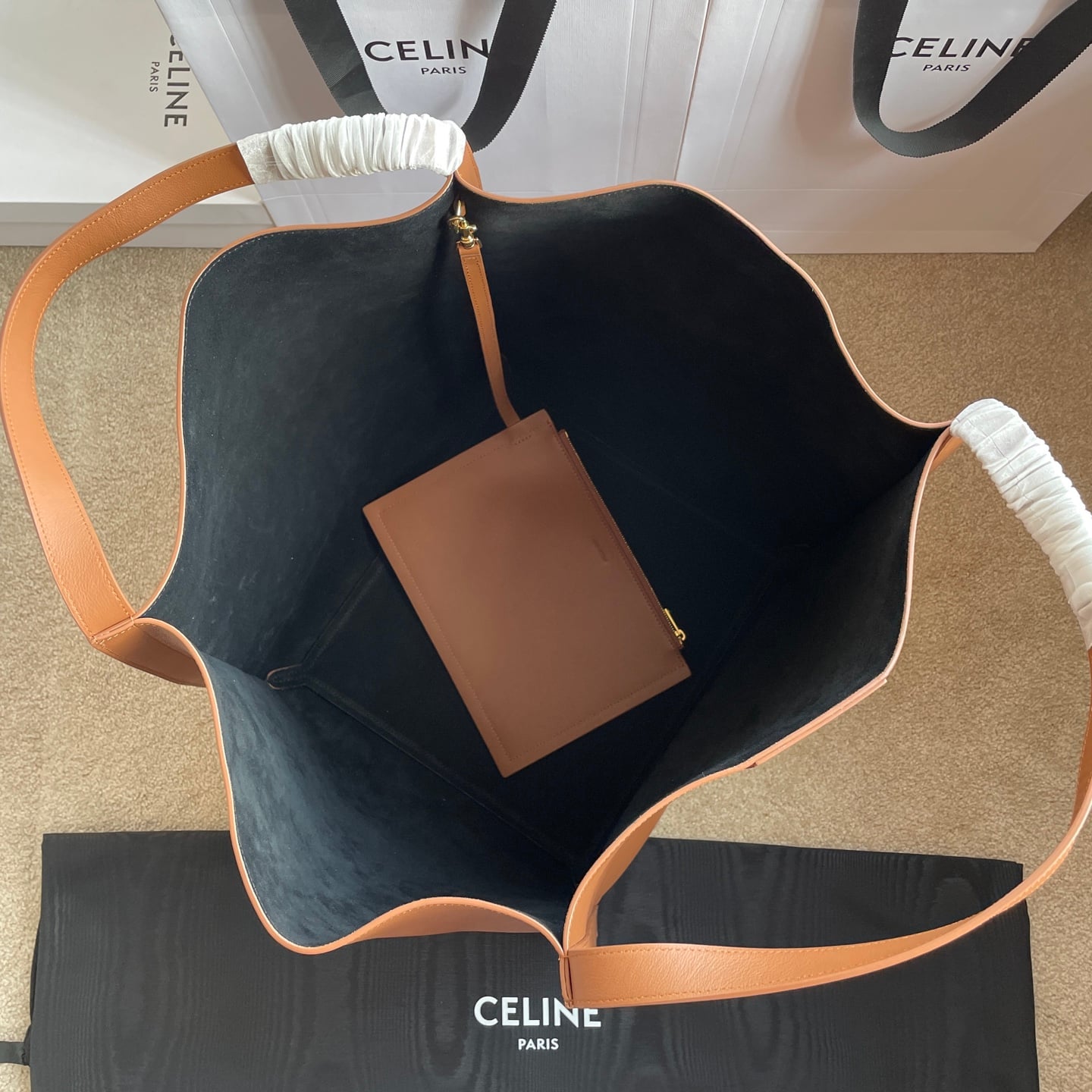 Cube - 123422 - F52063 Celine 123422