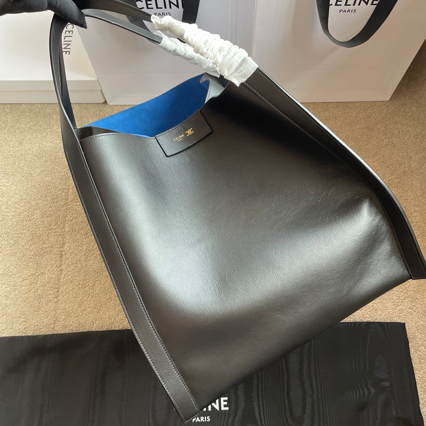 Cube - 123422 - BF61DC Celine 123422