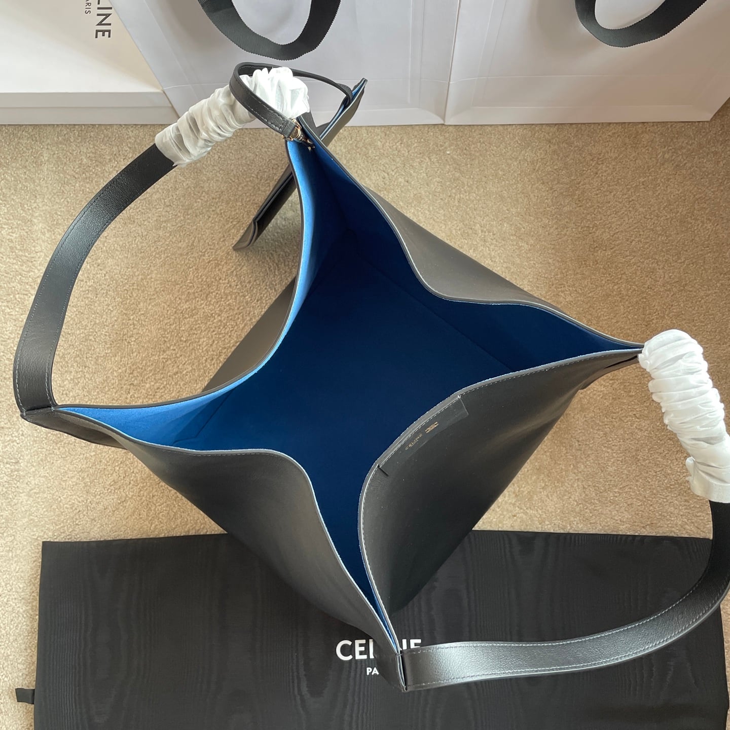 Cube - 123422 - BF61DC Celine 123422