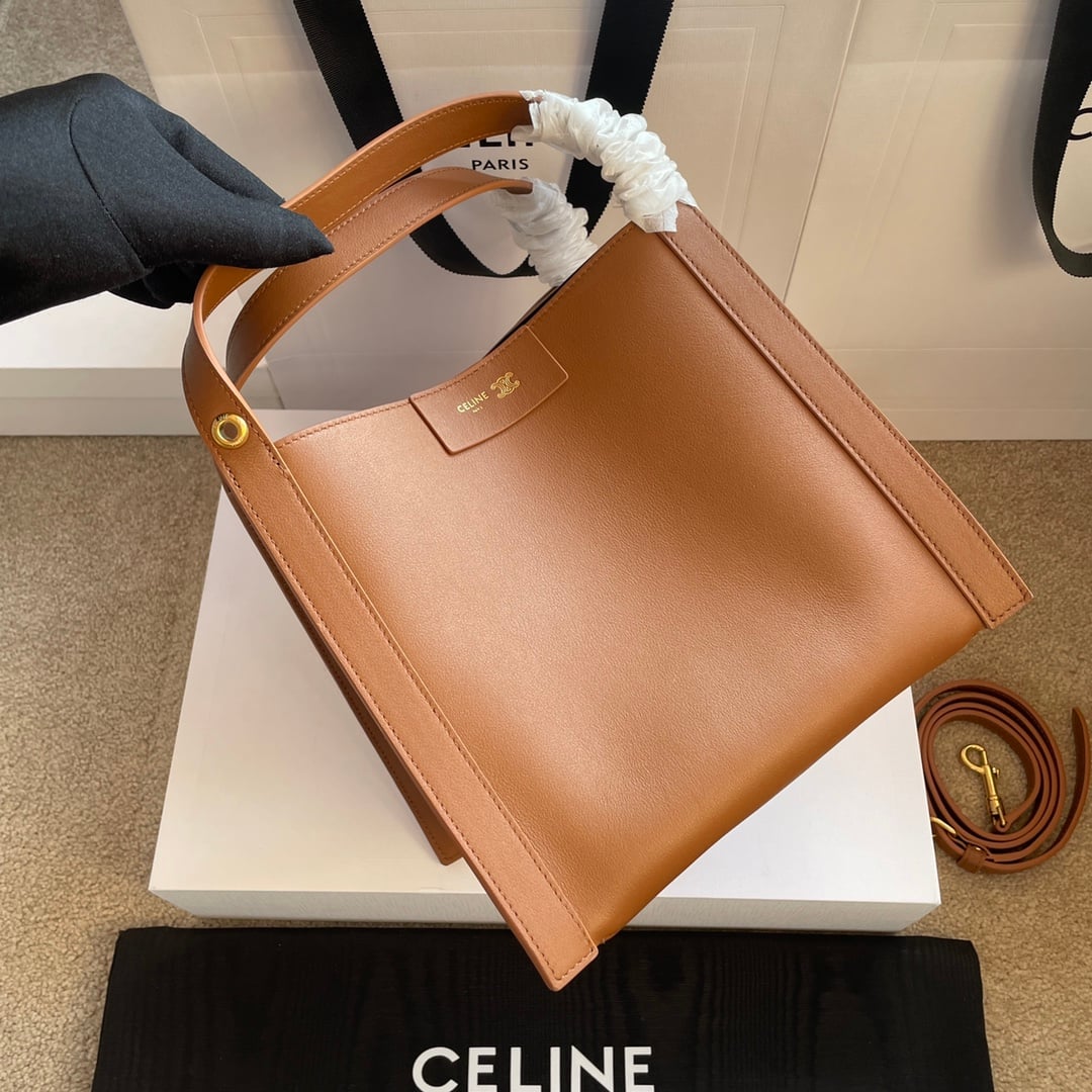 Cube - 124182 - E57EAA Celine 124182
