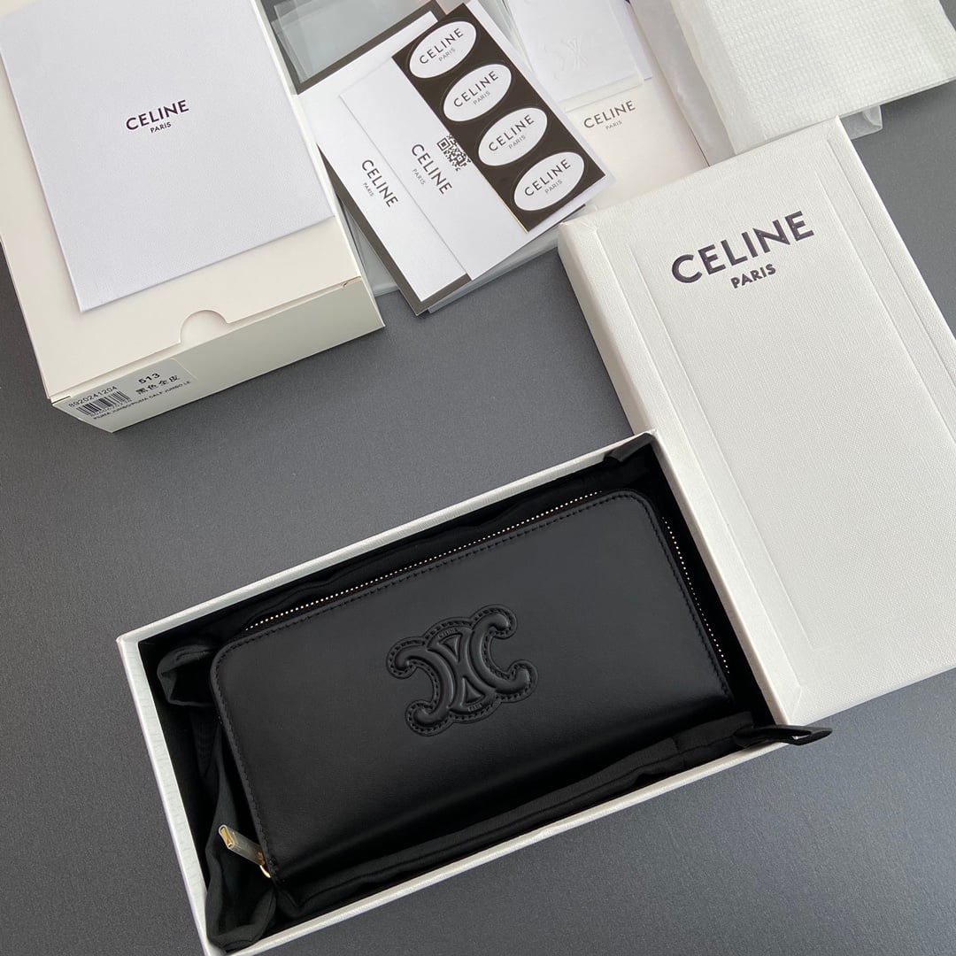 Triomphe Wallet - 10K513DR8.04LU - черный Celine 10K513DR8.04LU