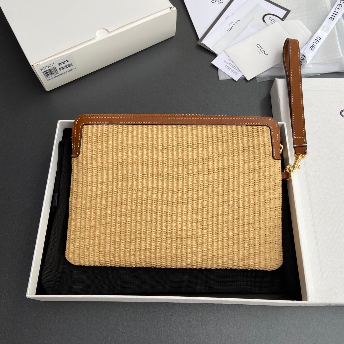 Triomphe Clutch - 10J502FES.04LU502 - коричневый - 5E18EA Celine 10J502FES.04LU502