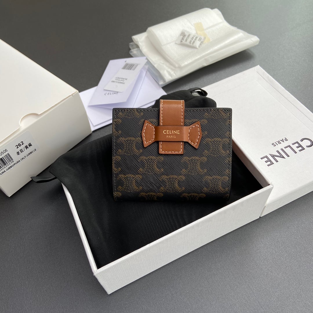 Triomphe Wallet - 10H262DB7.04LU - коричневый Celine 10H262DB7.04LU