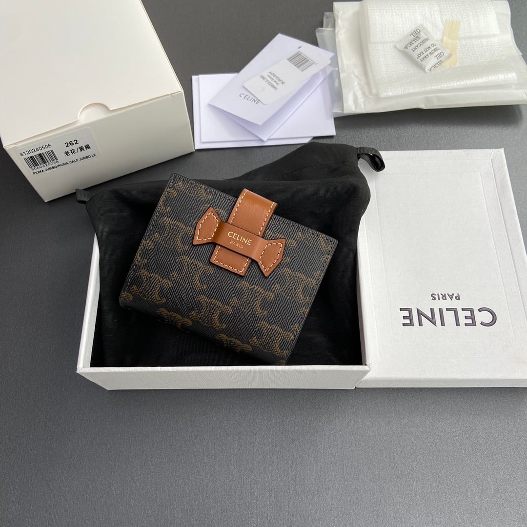 Triomphe Wallet - 10H262DB7.04LU - коричневый Celine 10H262DB7.04LU