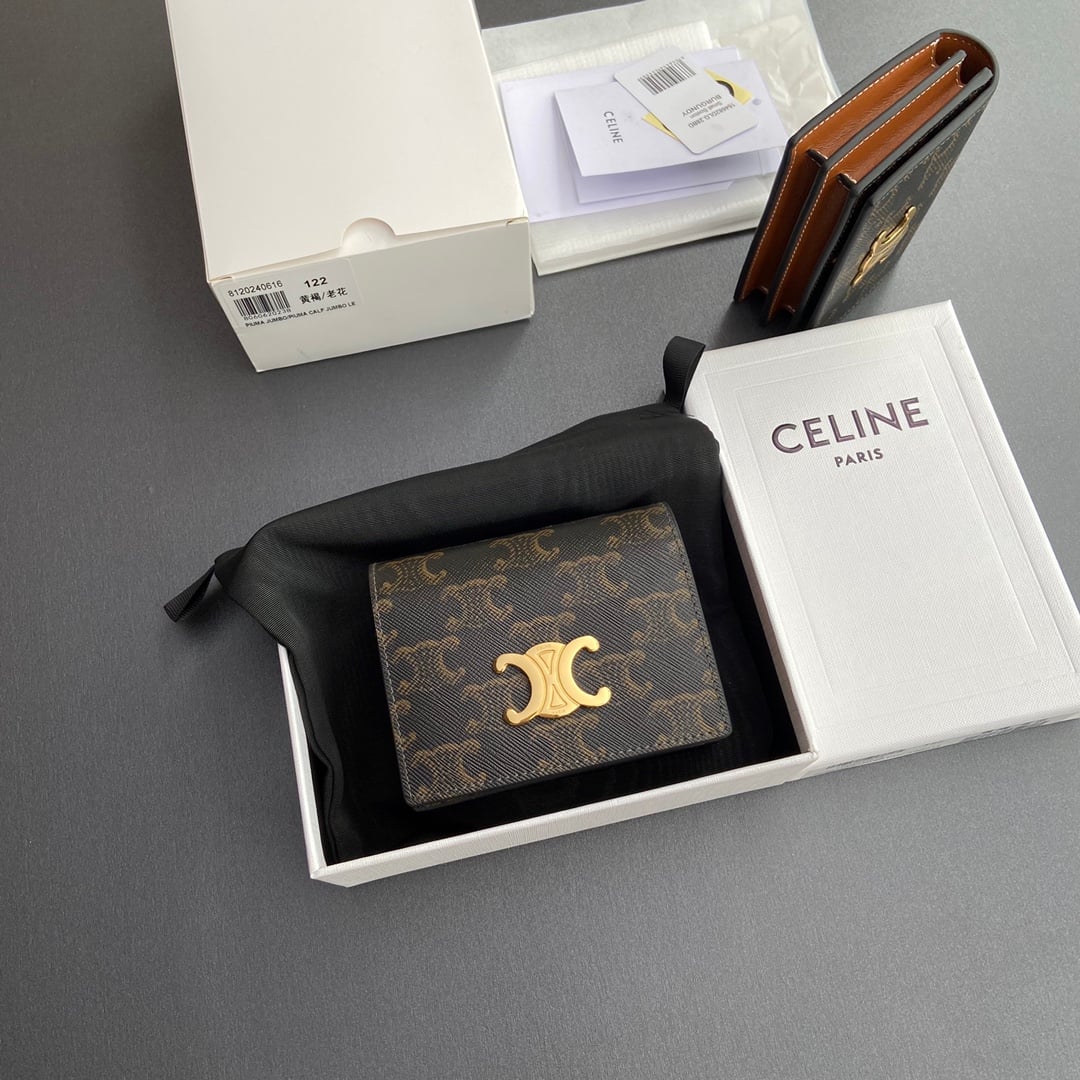 Triomphe Business Card Holder - 10M122DB7.04LU123 - коричневый Celine 10M122DB7.04LU123