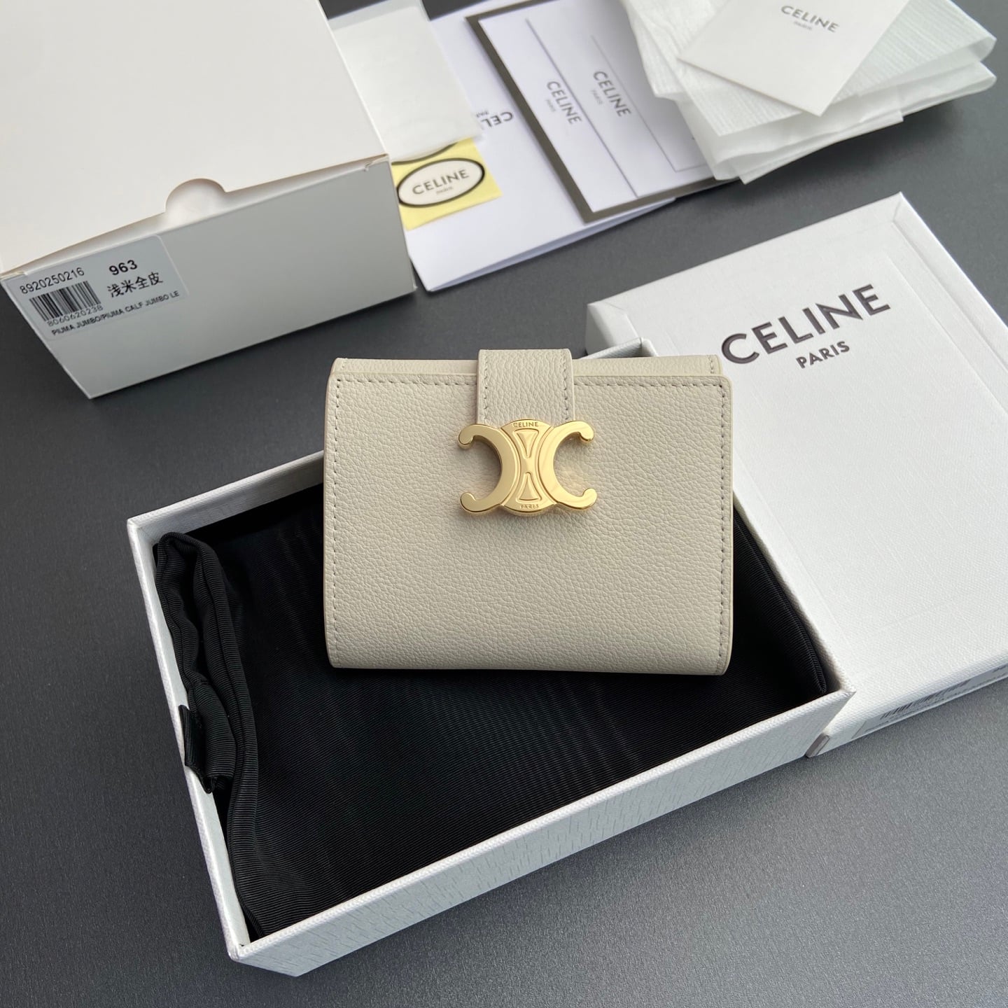 Victoire Wallet - 10M963GHH.38NO962 - светло-бежевый Celine 10M963GHH.38NO962