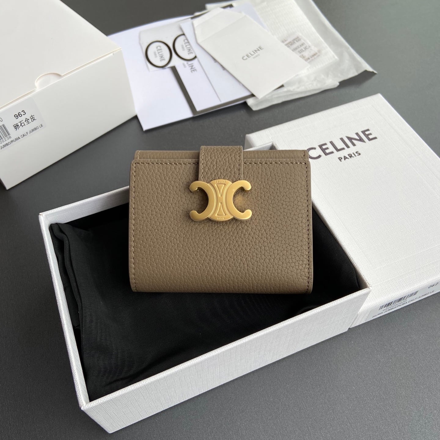 Victoire Wallet - 10M963GHH.38NO962 - серо-бежевый Celine 10M963GHH.38NO962