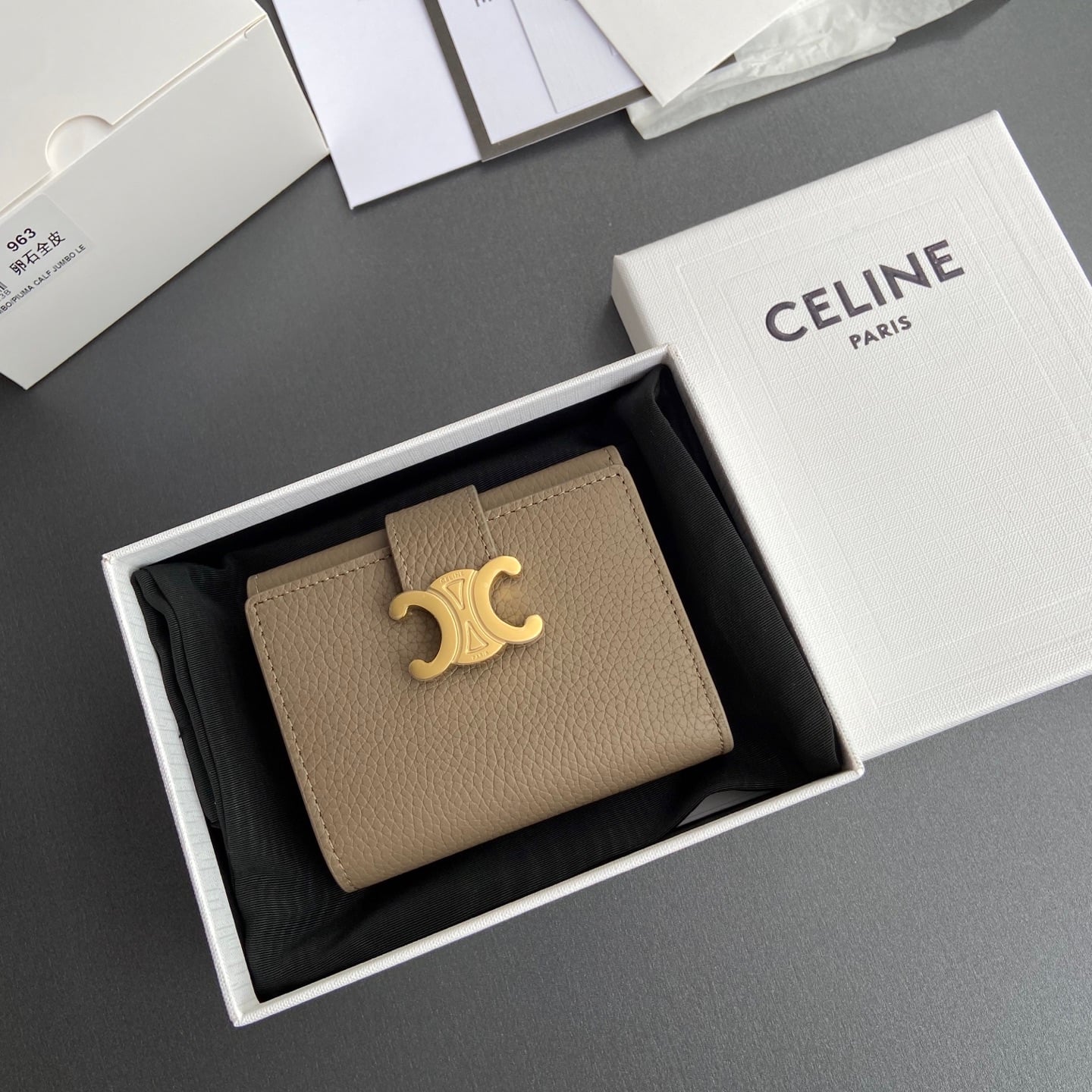 Victoire Wallet - 10M963GHH.38NO962 - серо-бежевый Celine 10M963GHH.38NO962