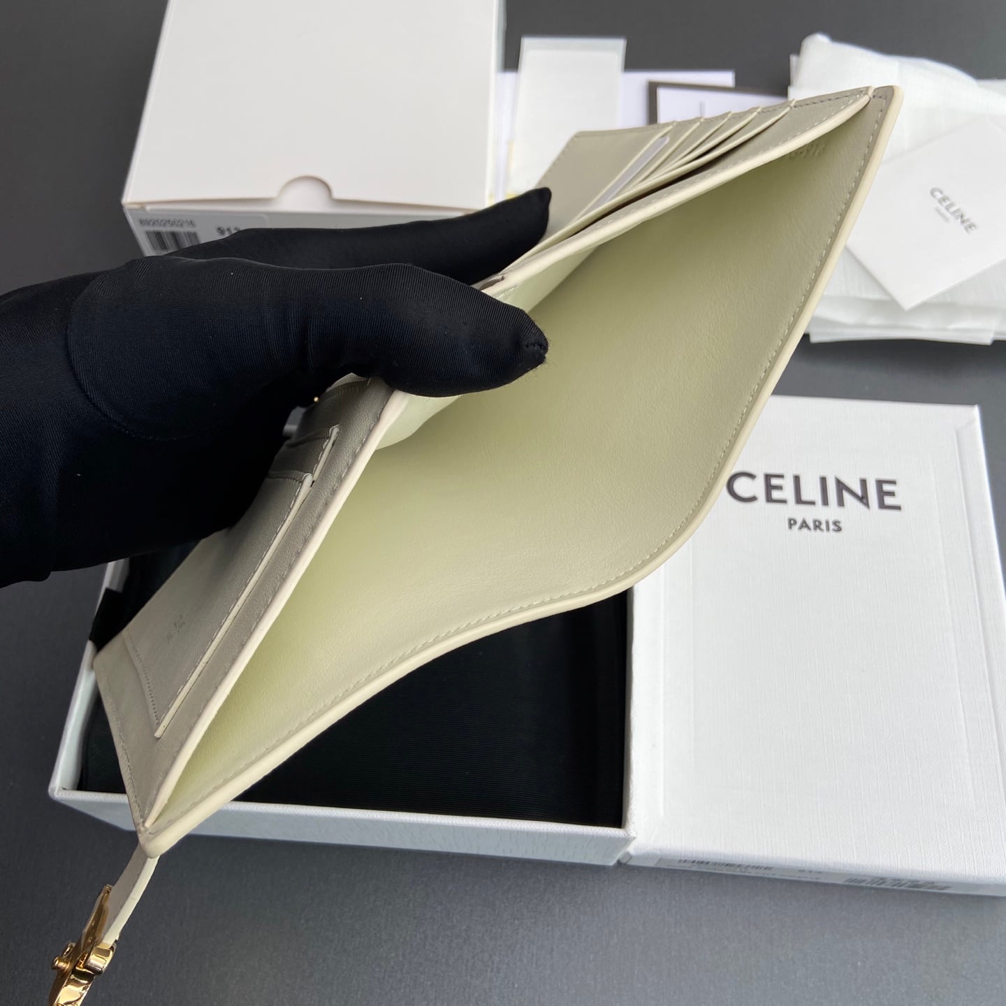 Victoire Wallet - 10M913GHH.38NO912 - светло-бежевый - 3225F8 Celine 10M913GHH.38NO912