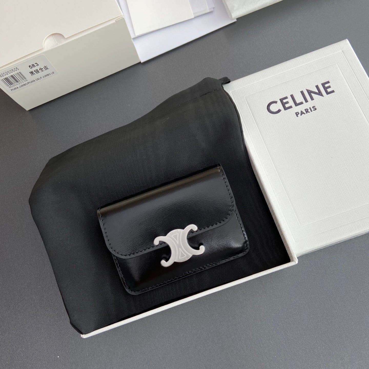Triomphe Card Holder - 10I582CPJ.04LU - черный, серебристая фурнитура Celine 10I582CPJ.04LU