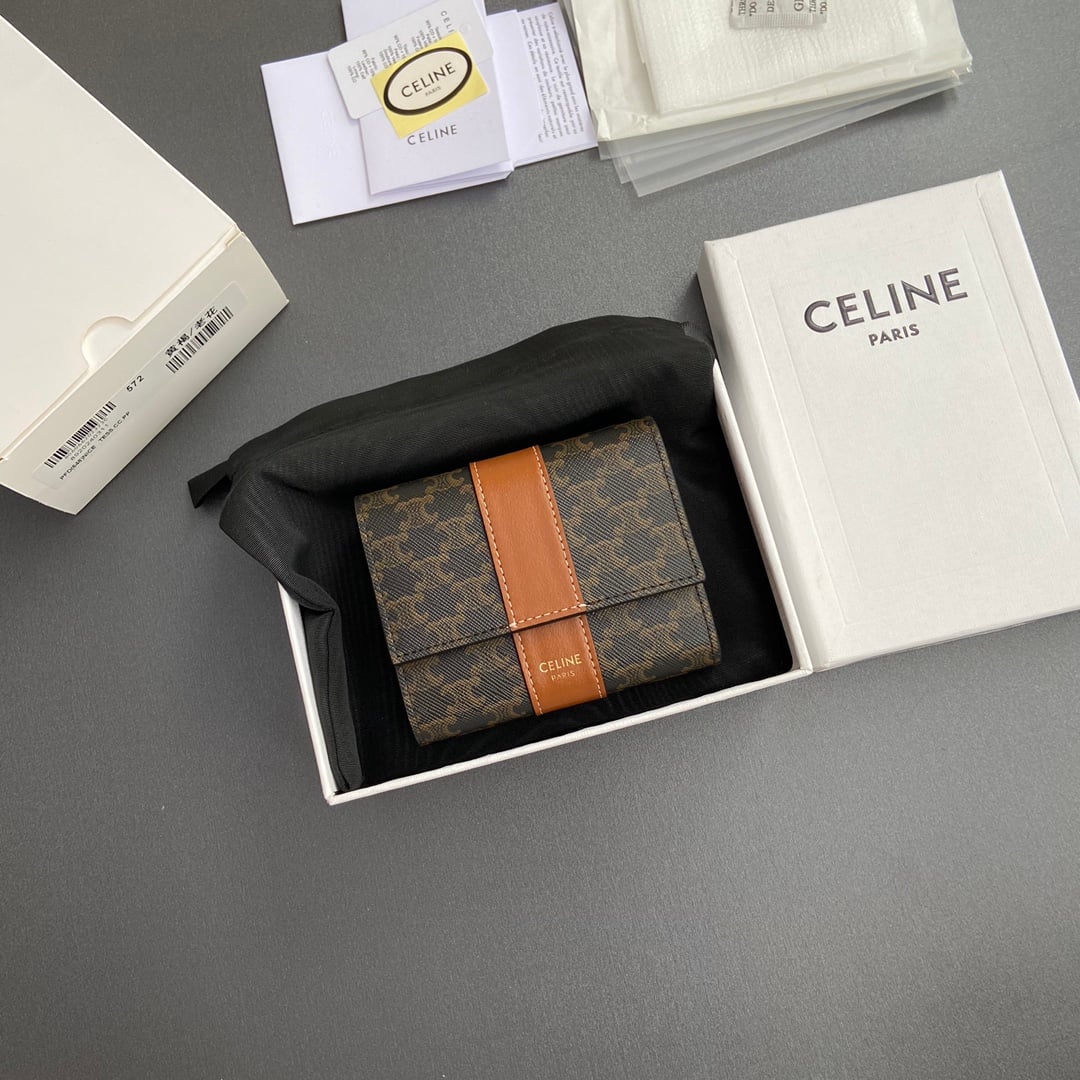 Triomphe Wallet - 10D572BZ9.04LU - коричневый Celine 10D572BZ9.04LU