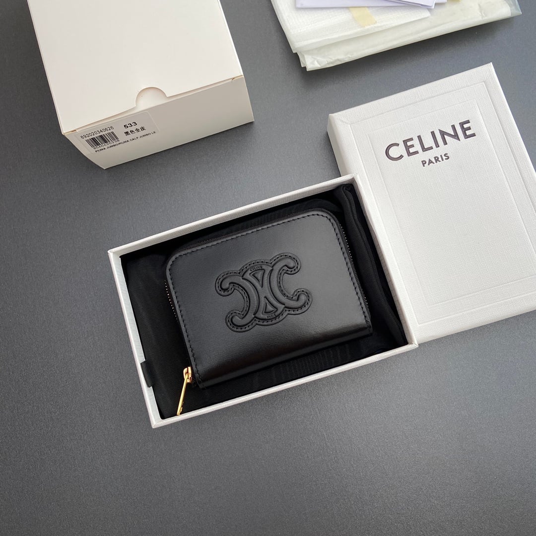 Triomphe Wallet - 10K533DR8.04LU - черный Celine 10K533DR8.04LU
