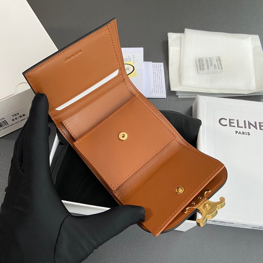 Triomphe Wallet - 10D782CQH.04LU783 - коричневый - 652B45 Celine 10D782CQH.04LU783