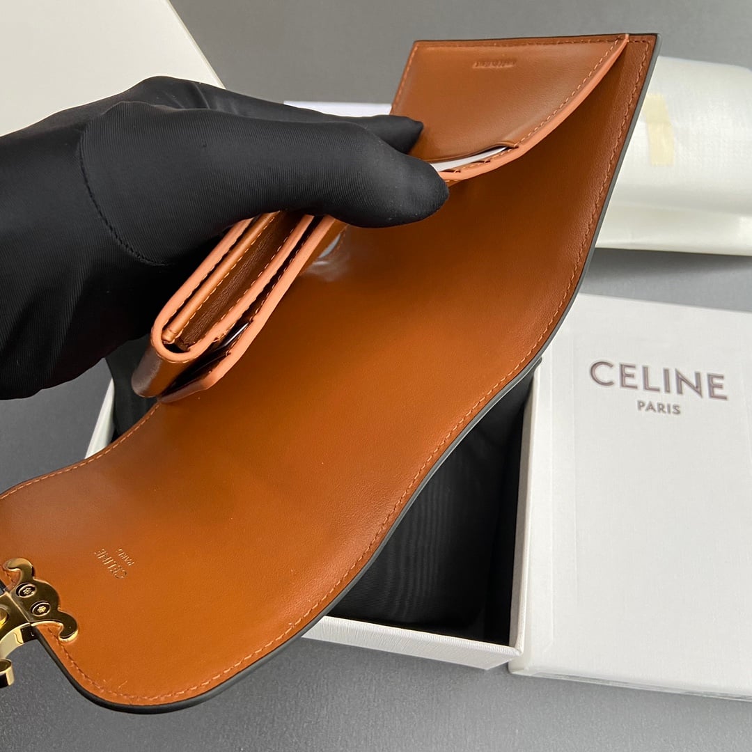 Triomphe Wallet - 10D782CQH.04LU783 - коричневый - 4F1372 Celine 10D782CQH.04LU783