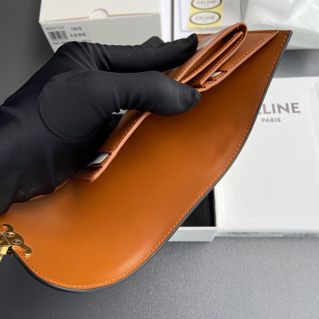 Triomphe Wallet - 10D782CQH.04LU783 - 8040D1 Celine 10D782CQH.04LU783