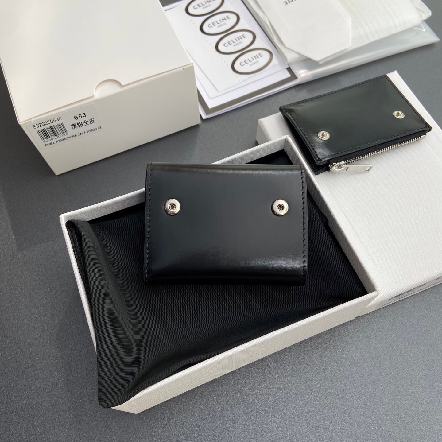 Triomphe Card Holder - 10l653DS3.04LU652 - черный, серебристая фурнитура Celine 10l653DS3.04LU652