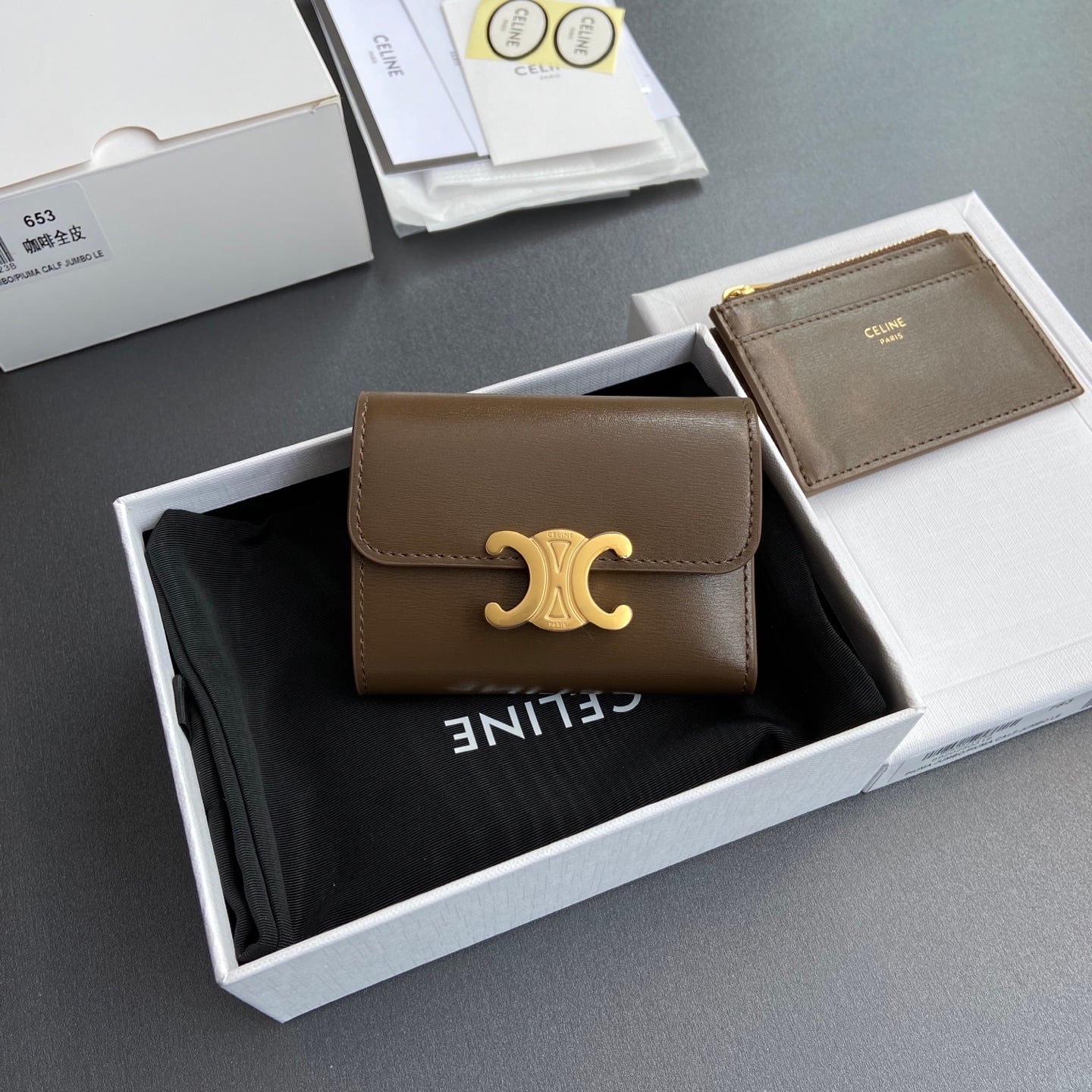 Triomphe Card Holder - 10l653DS3.04LU652 - кофейный Celine 10l653DS3.04LU652