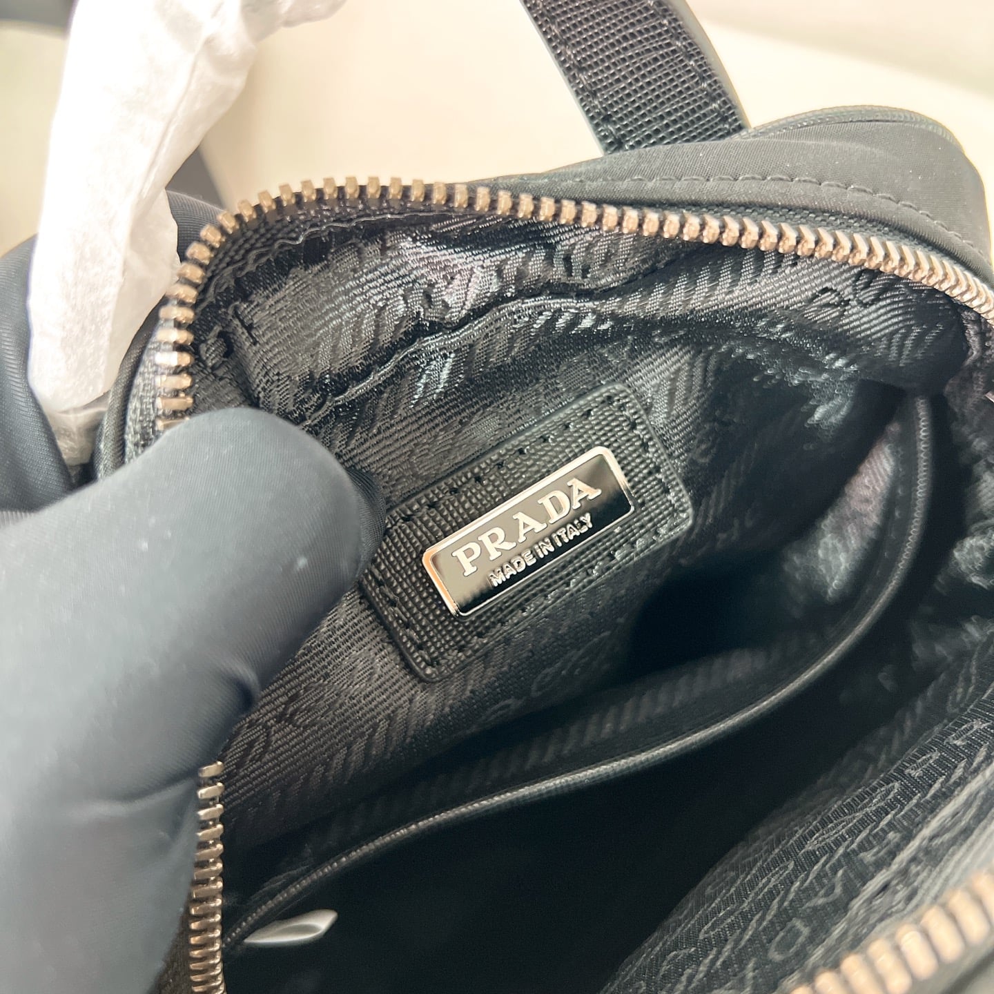 Messenger - 2VH211 - черный Prada 2VH211