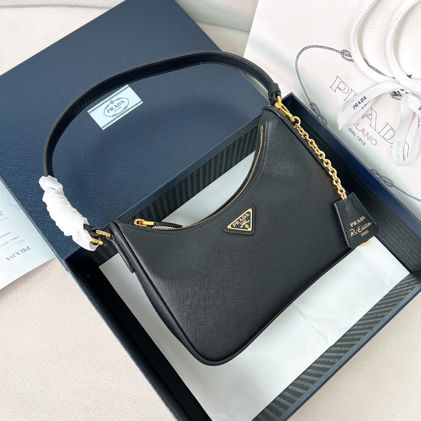 Re-Edition - 1N204T - черный Prada 1N204T